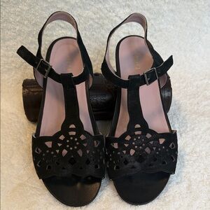 NWOT David Tate Black T-Strap Sandals Laser Cut Comfort Wide Width Size 8.5